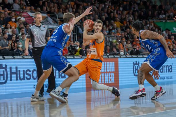 全能型后卫 全能型后卫