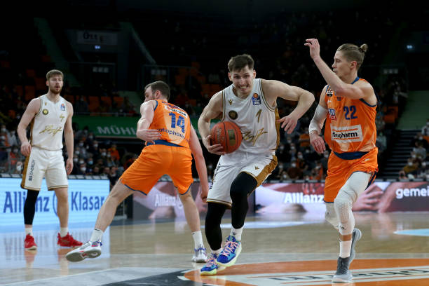 凯利的首次 凯利的首次